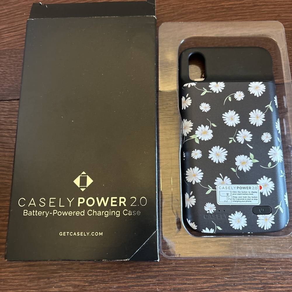 Casely Power 2.0 Charging Case for Iphone X/XS Black With Daisies